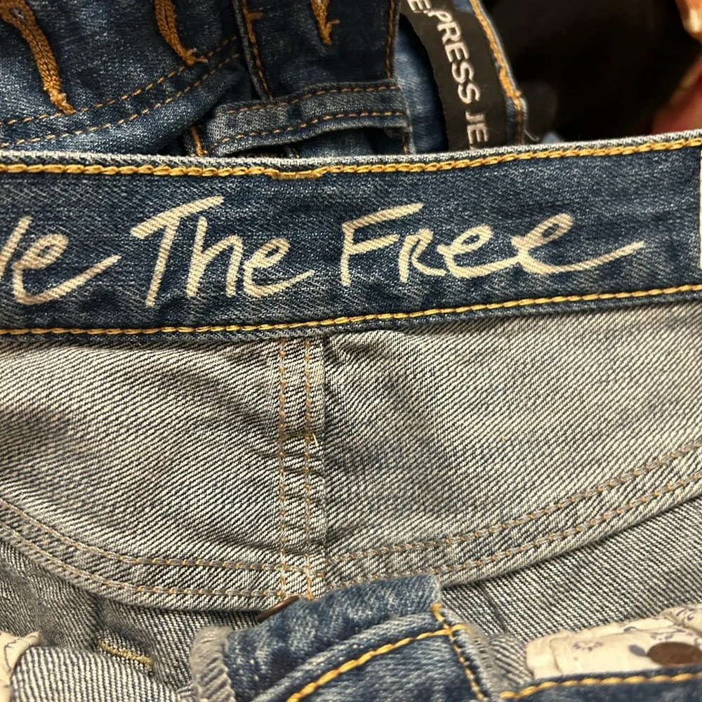 We The Free Size 28 Sofia Cutoff Mid Rise Blue Distressed Jean Short Free People